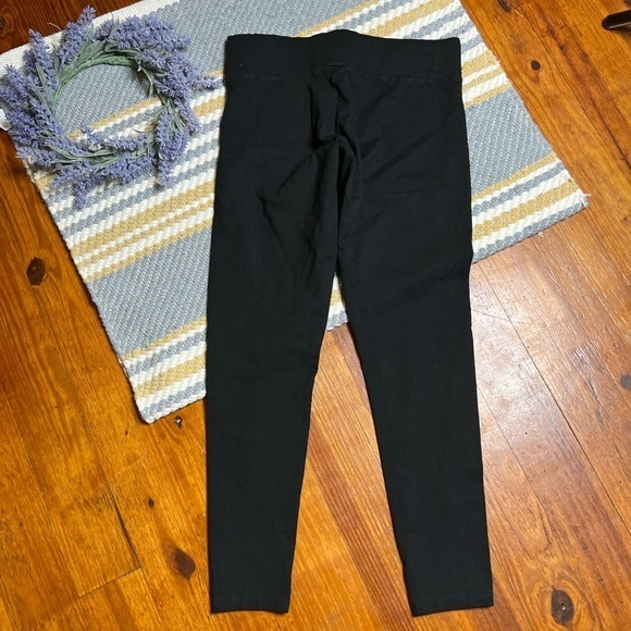 Ann Taylor Loft XS black leggings C5-21 - Picture 4 of 8